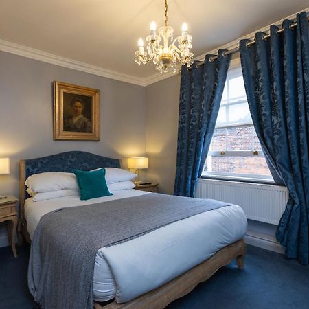 Blue Boar Hotel Молдон Экстерьер фото