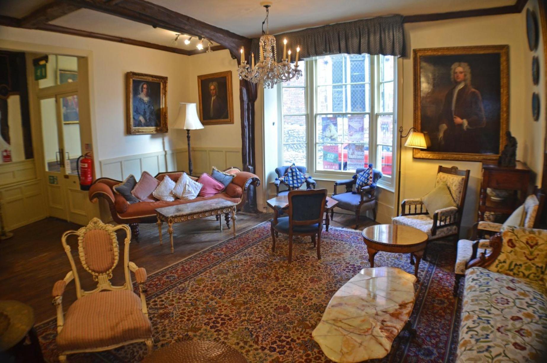 Blue Boar Hotel Молдон Экстерьер фото