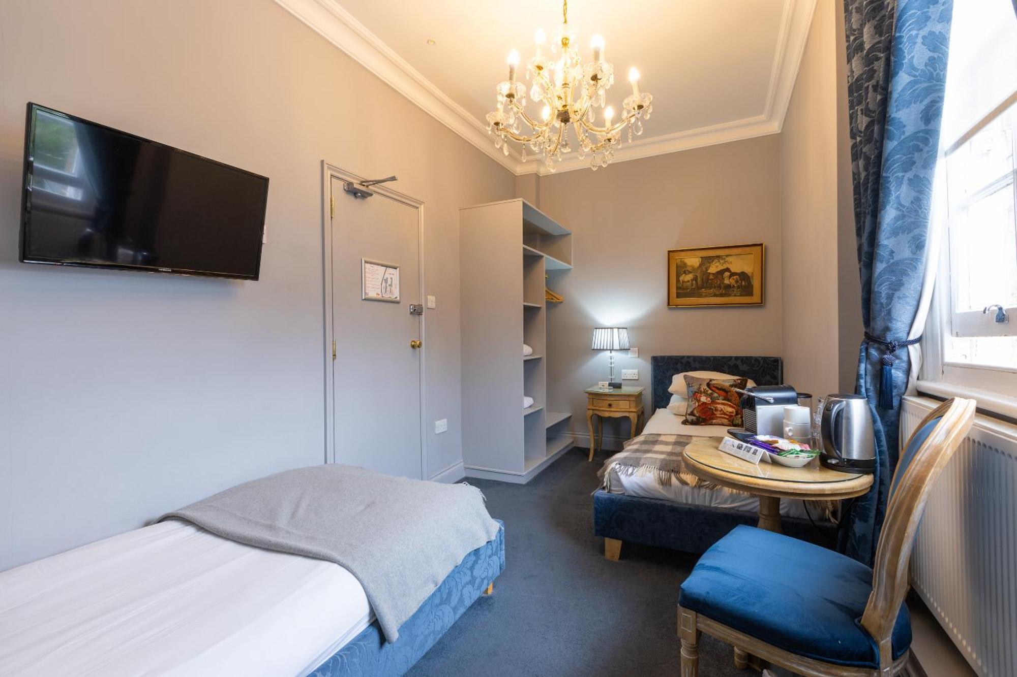 Blue Boar Hotel Молдон Номер фото
