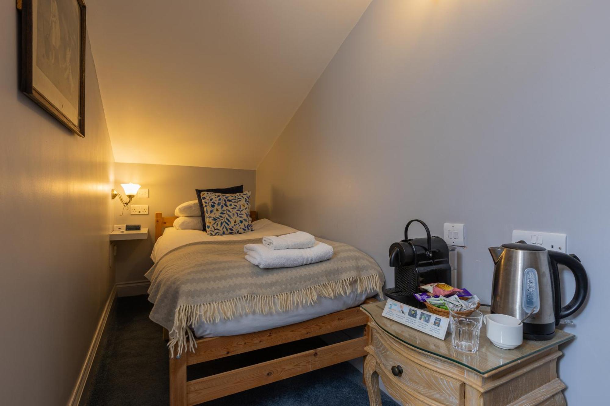 Blue Boar Hotel Молдон Номер фото